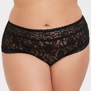 🆕BLACK LACEY CHEEKY PANTY